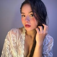 Melifluaa model avatar
