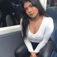 TiaBella_ webcam model