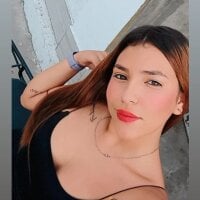 Ariadne_17's Offline Chat Room