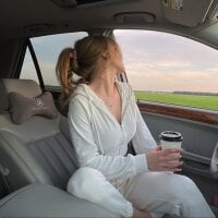 GinaLove_ Adlı Modelin Çevrimdışı Sohbet Odası