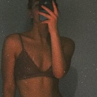 SophiaKozlovsky Adlı Modelin Çevrimdışı Sohbet Odası