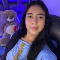 NaylaSaadi webcam model