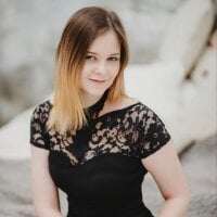 LydiaYoung webcam model