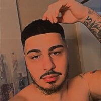 collinispapi22's Offline Chat Room