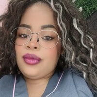 mia_cuello