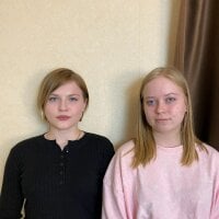 LillyandMaria's Offline Chat Room