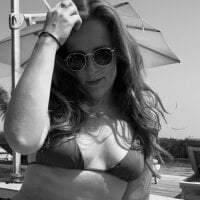 OpheliaRoseX's Offline Chat Room