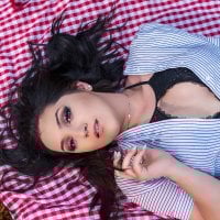 XAmishaXXX's Offline Chat Room