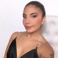 Lily_cam07's Offline Chat Room