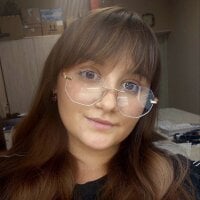 Alivia_g webcam model