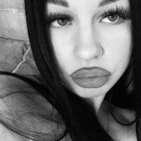 yourlovelykiki webcam model