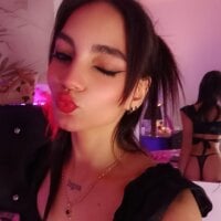 Model YUKIODAVIS