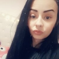 BrunetteAllyi's Offline Chat Room