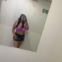 Nahomi150524 webcam model