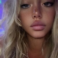 sunshinekisses webcam model