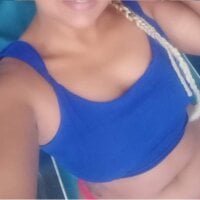 monaexotica's Offline Chat Room