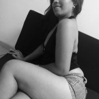 adriana_soto's Offline Chat Room