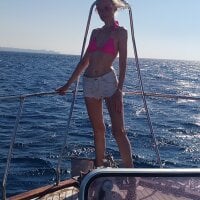 Alexa_shine's Offline Chat Room