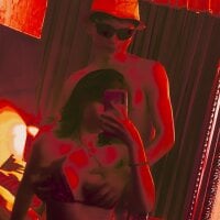 little_latin_couple 오프라인 채팅방