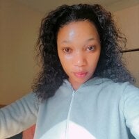SexyAlender1 webcam model