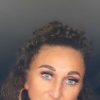 Greeneyes05's Offline Chat Room