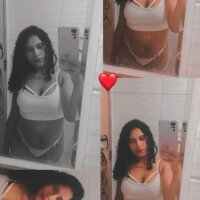 Layla_shanches' Offline Chat Room