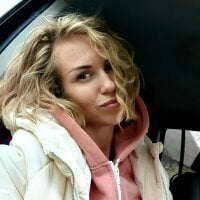 Millie_Christy offline chatszobája