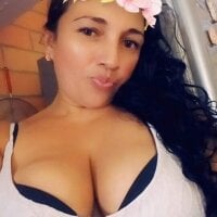 yamisexy Adlı Modelin Çevrimdışı Sohbet Odası