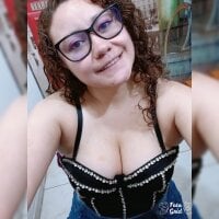 curly_greeneyed webcam model