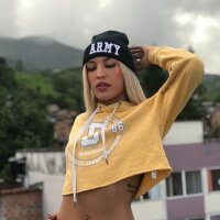 Aishakitty Cam Model Profile | Stripchat