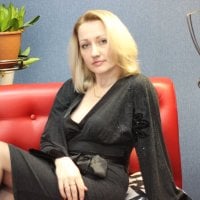 ElzaShy Adlı Modelin Çevrimdışı Sohbet Odası