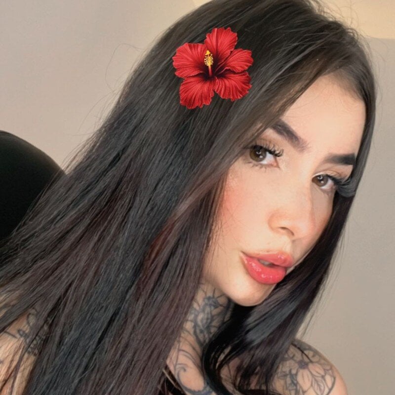 Ally_Snow