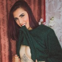 MilaThomsonp Adlı Modelin Çevrimdışı Sohbet Odası