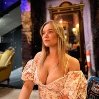 Model foxgirl_hot