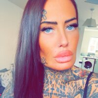ห้องแชทออฟไลน์ของ Tattooed_Boobies_MILF