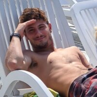 xxxcouplehard's Offline Chat Room