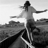 Victoria_holmes' Offline Chat Room