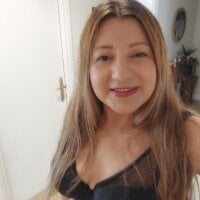 Damarys_Divina Adlı Modelin Çevrimdışı Sohbet Odası