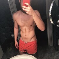 Model hotstudnextdoor