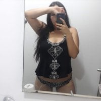 Adriana_Crux's Offline Chat Room