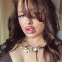 Roxy_30 webcam model