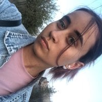 Tanya_98's Offline Chat Room