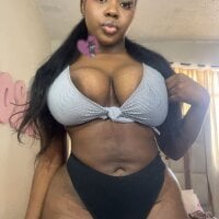 Model mia_alvares