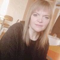 BellyEllyy's Offline Chat Room