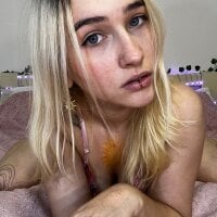 LilElfie webcam model