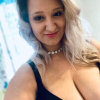 profamateurs1's Offline Chat Room