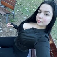 Misslilcurvyy webcam model