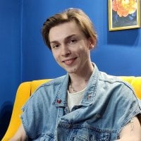 Friend_of_Dorothy's Offline Chat Room