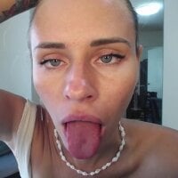 holy_khloe model avatar