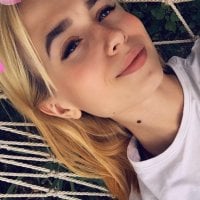 GinaVip Adlı Modelin Çevrimdışı Sohbet Odası